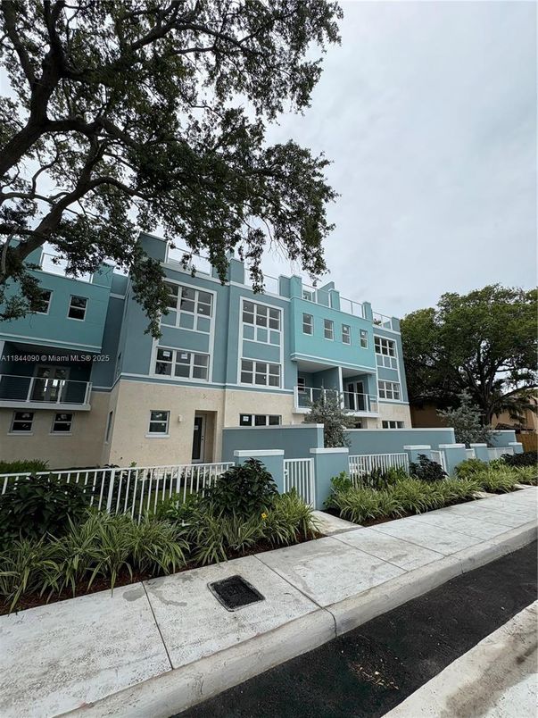 Exterior, Facade, Condo Building