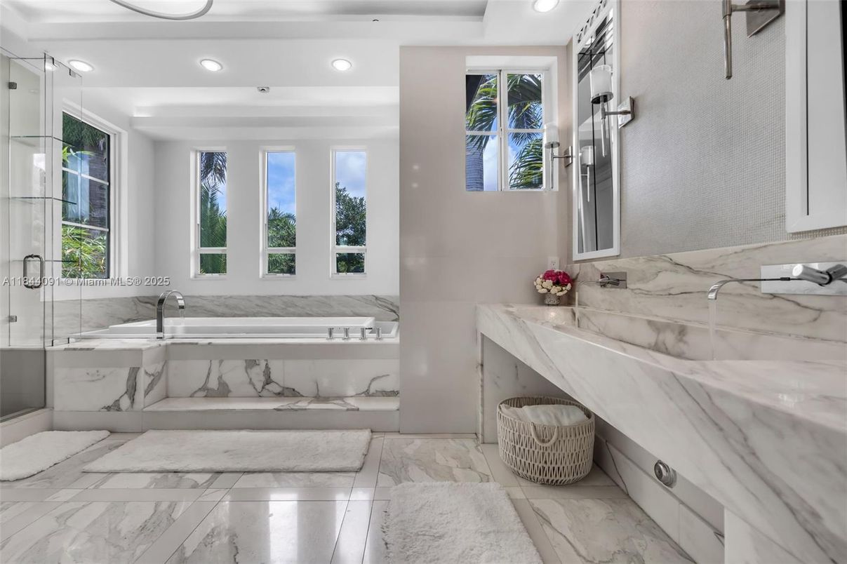 Bathroom, Interior, Marble, Marble Walls, Recessed Lighting