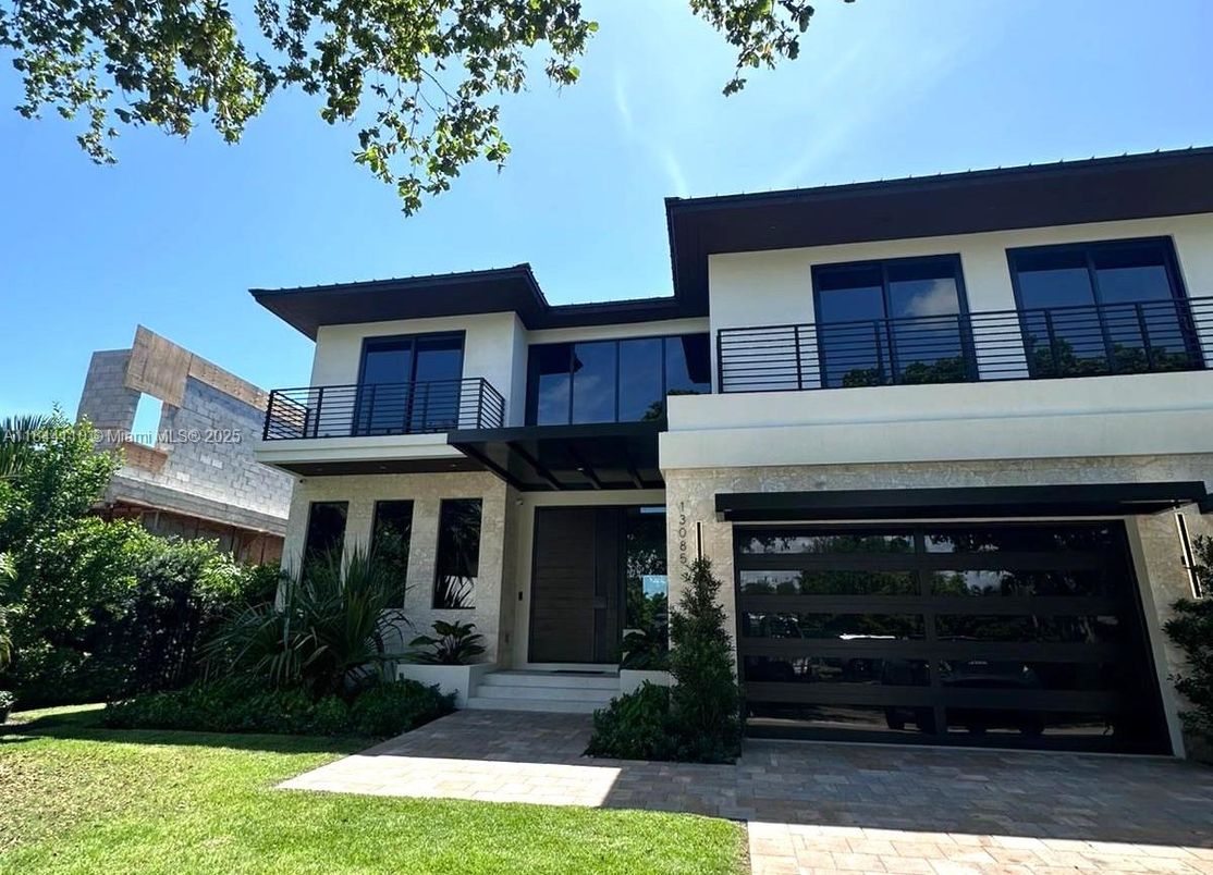Attached, Exterior, Facade, Modern
