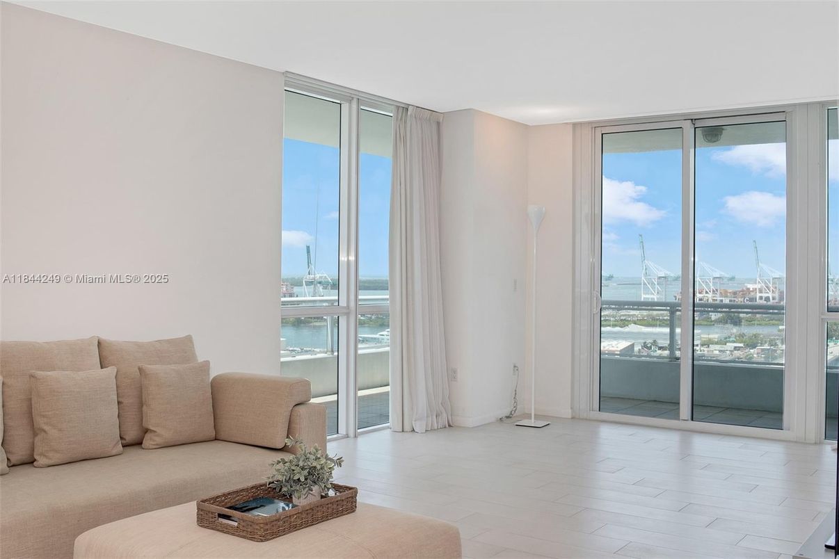Interior, Living room, Water