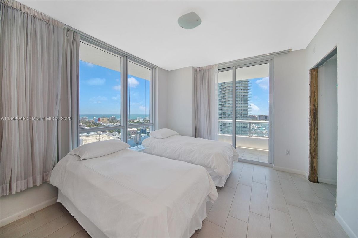 Bedroom, Interior, Water, Wood Texture Flooring