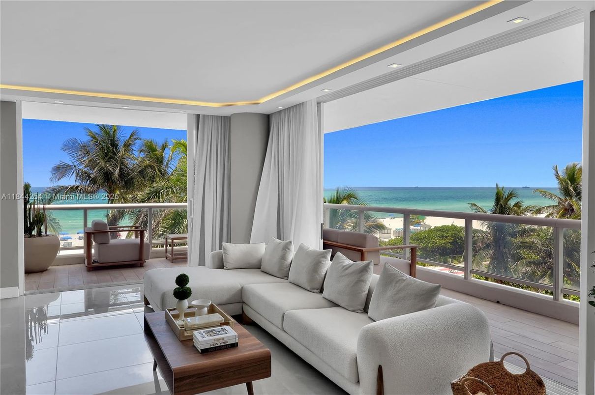 Interior, Living room, Recessed Lighting, Water