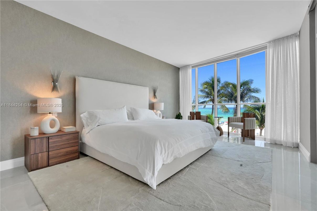 Bedroom, Interior, Water