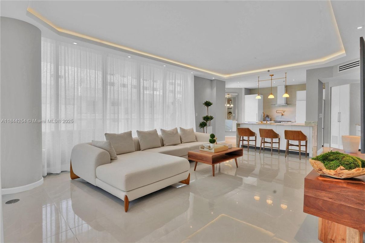 Interior, Living room, Pendant Lights, Recessed Lighting