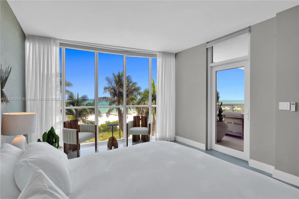 Bedroom, Interior, Water