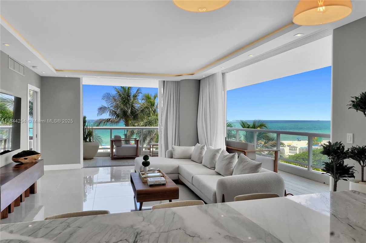 Interior, Living room, Recessed Lighting, Water