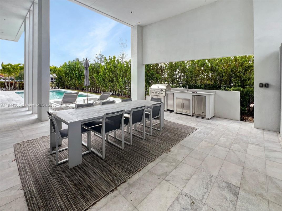 Exterior, Hot Tub