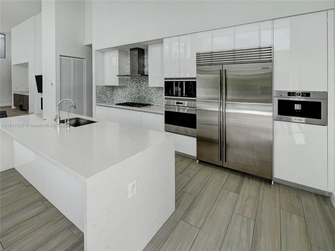 Interior, Kitchen, Stainless Steel Appliances, Wood Texture Flooring