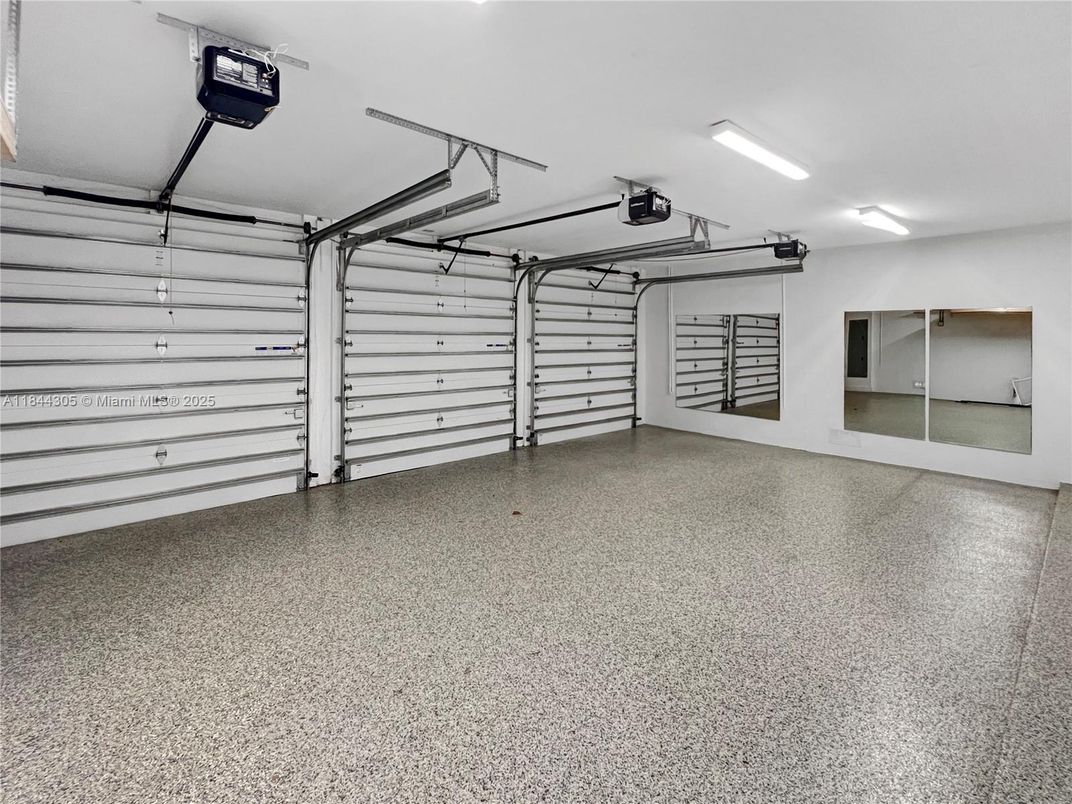Garage, Interior