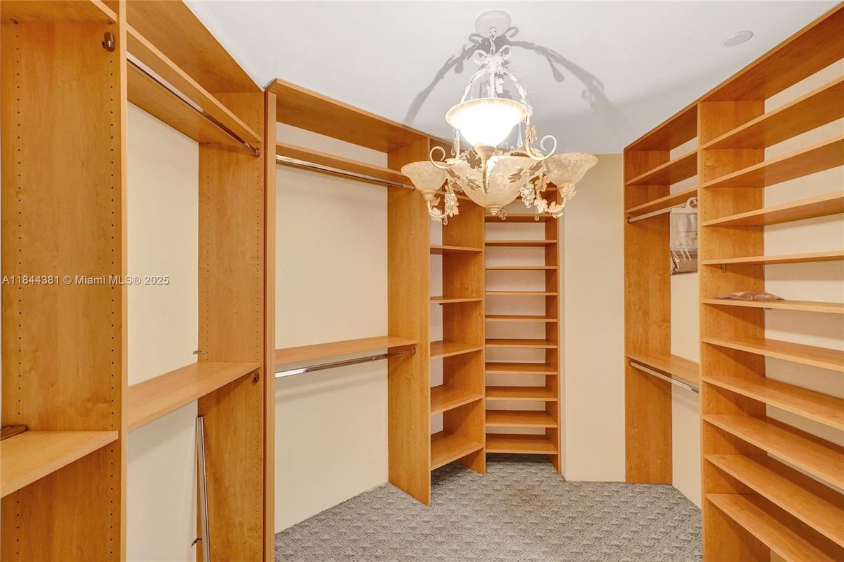 Chandelier, Interior, Walk-in Closets