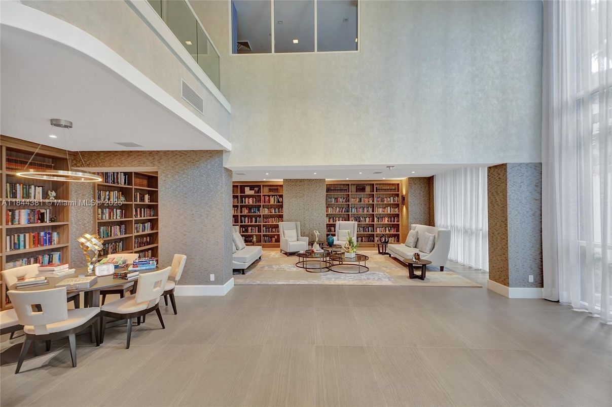 Dining room, Interior, Living room, Pendant Lights, Recessed Lighting