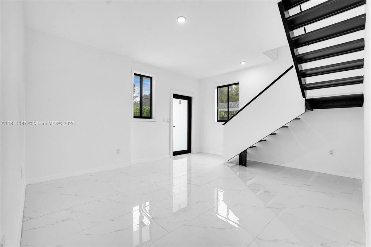 Empty room, Interior, Marble, Recessed Lighting