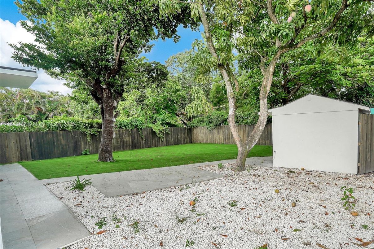 Backyard, Exterior