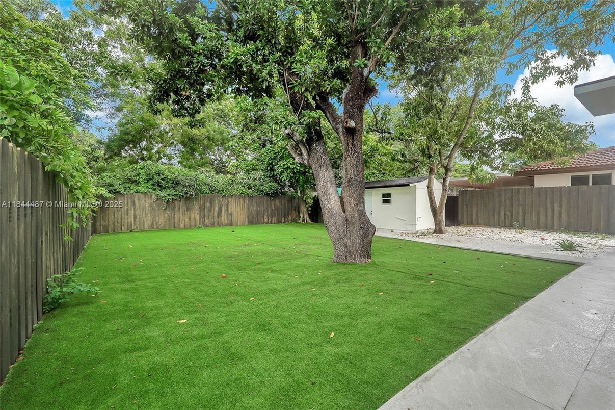 Backyard, Exterior