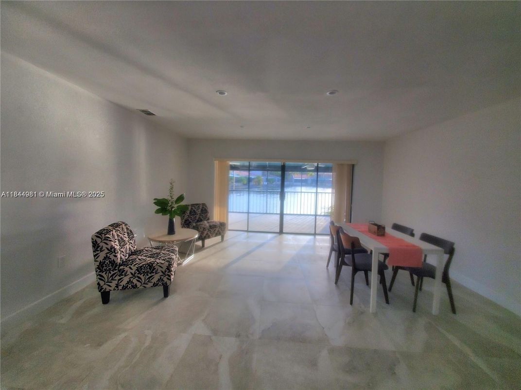 Dining room, Interior, Recessed Lighting