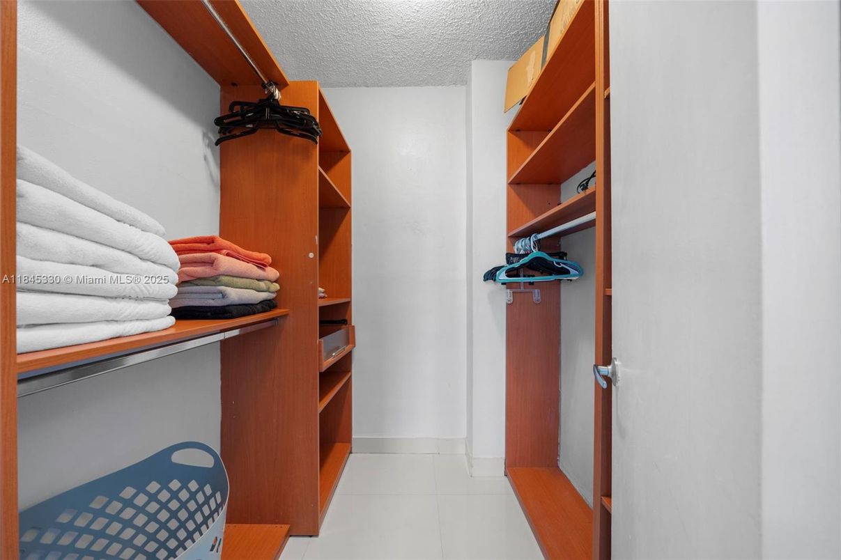 Interior, Walk-in Closets