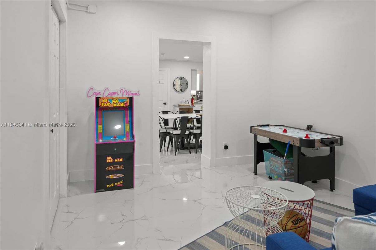 Game Room, Interior, Marble, Recessed Lighting