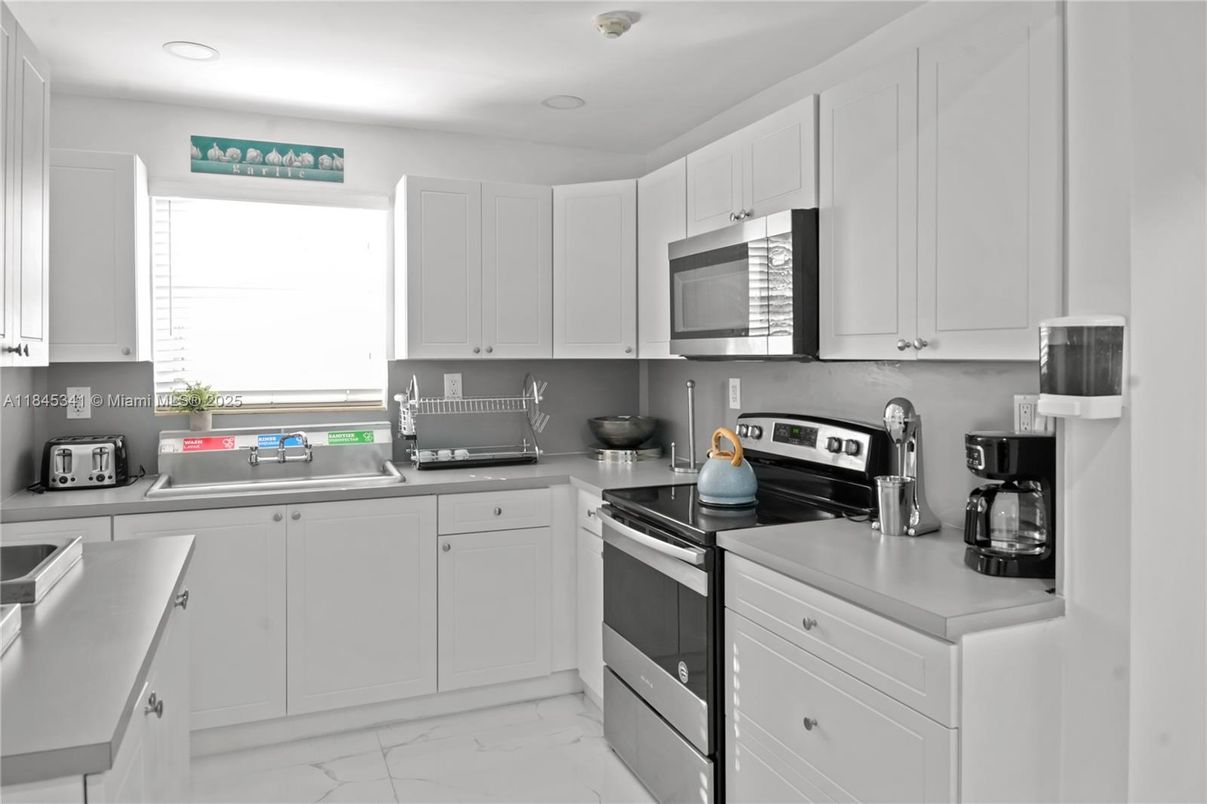 Interior, Kitchen, Marble, Recessed Lighting, Stainless Steel Appliances