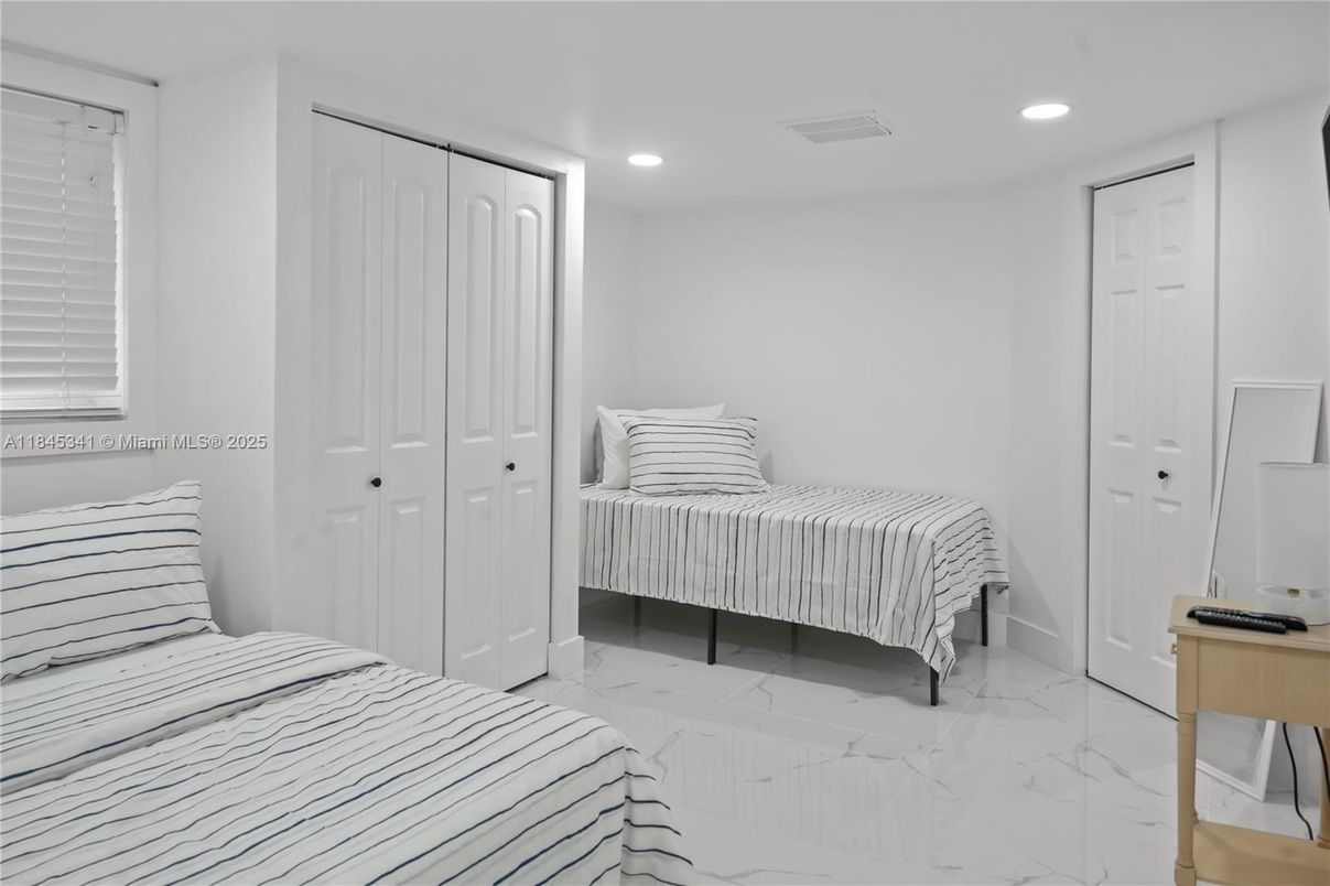 Bedroom, Interior, Marble, Recessed Lighting