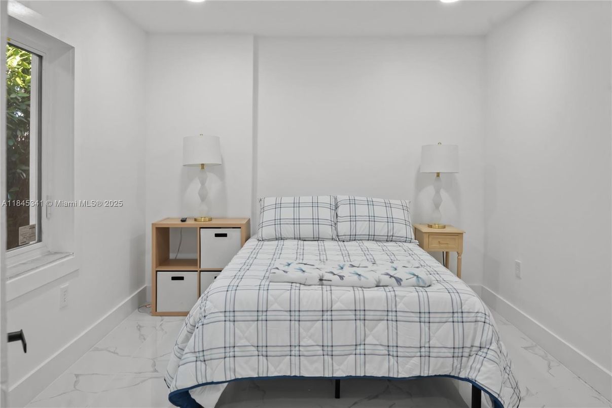 Bedroom, Interior, Marble, Recessed Lighting