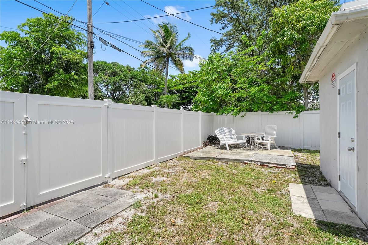 Backyard, Exterior