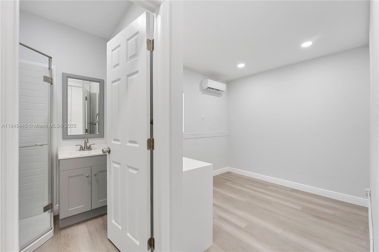 Bathroom, Interior, Recessed Lighting, Wood Texture Flooring