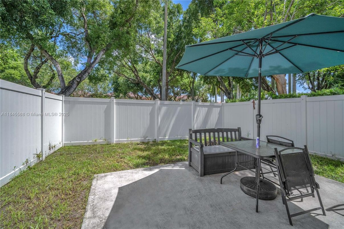 Backyard, Exterior