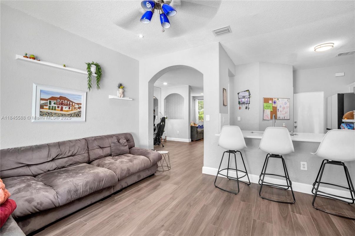 Interior, Living room, Recessed Lighting, Wood Texture Flooring