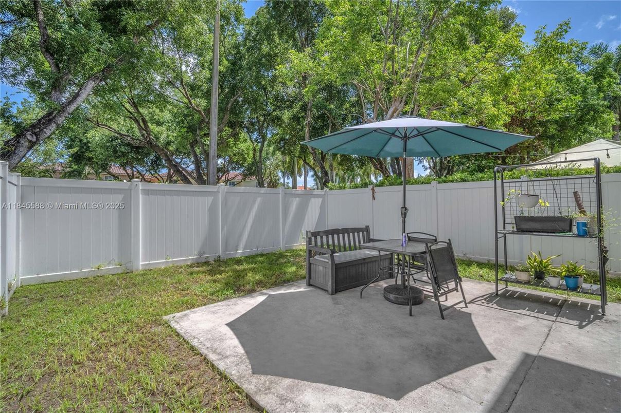 Backyard, Exterior