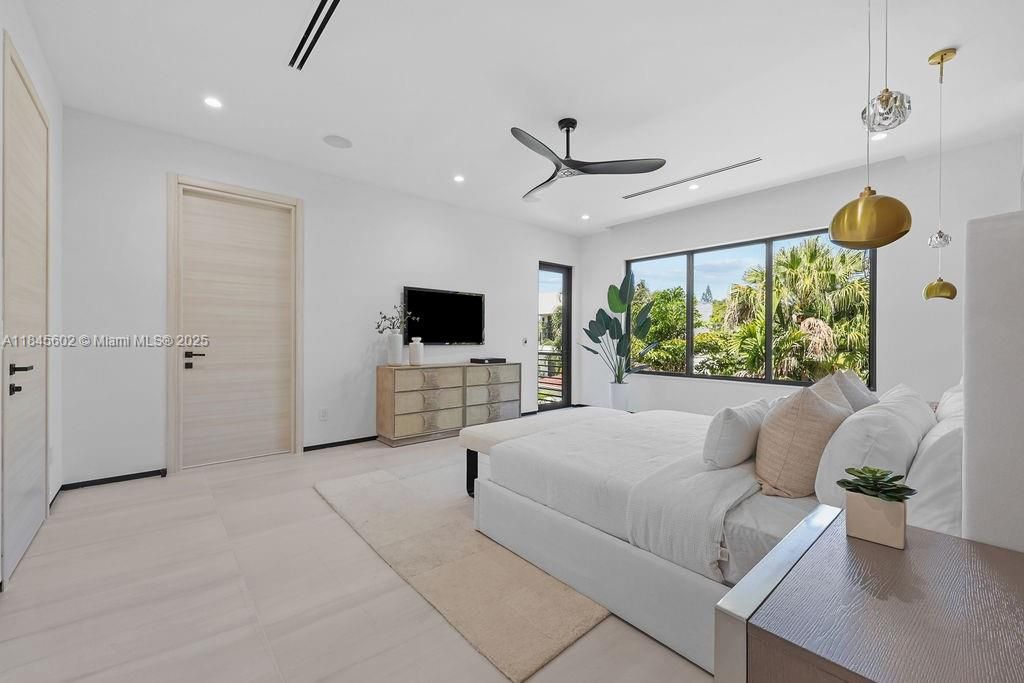 Bedroom, Interior, Pendant Lights, Recessed Lighting