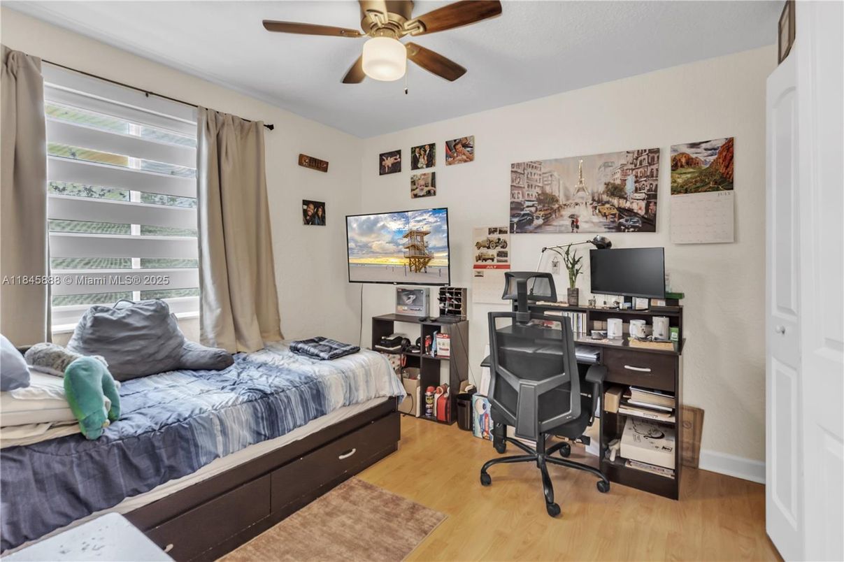 Bedroom, Home Office, Interior, Wood Texture Flooring