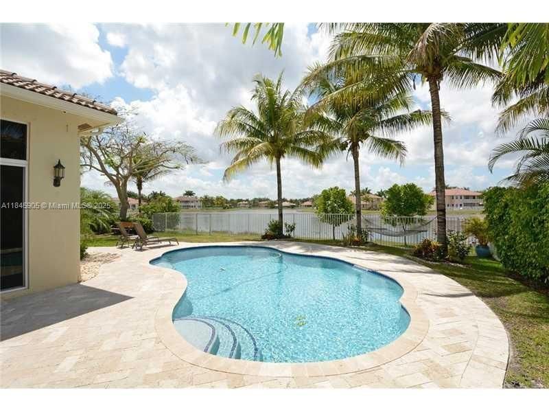 Exterior, Pool, Water