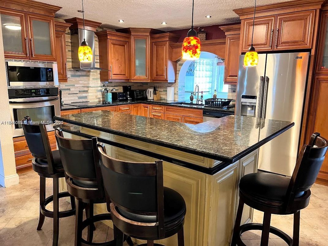 Interior, Kitchen, Pendant Lights, Recessed Lighting, Stainless Steel Appliances