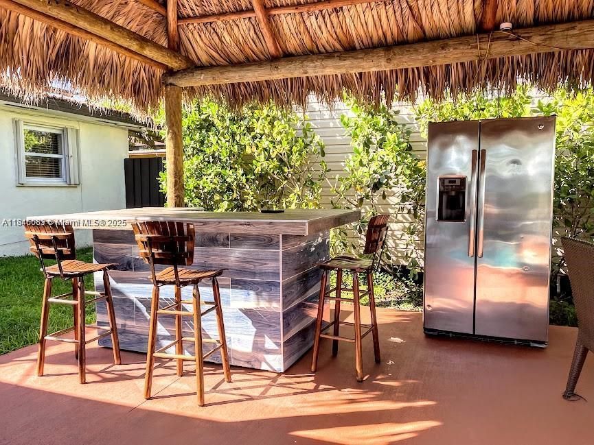 Exterior, Outdoor Kitchen