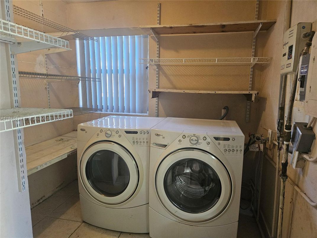 Interior, Washer
