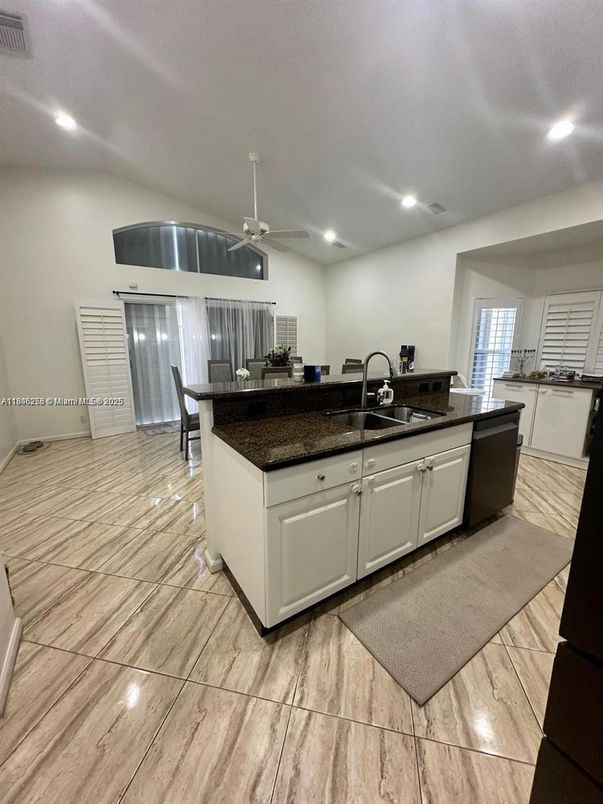 Dining room, Interior, Kitchen, Recessed Lighting