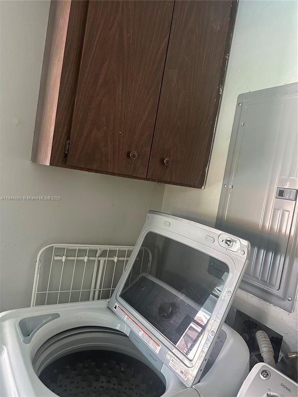 Interior, Washer