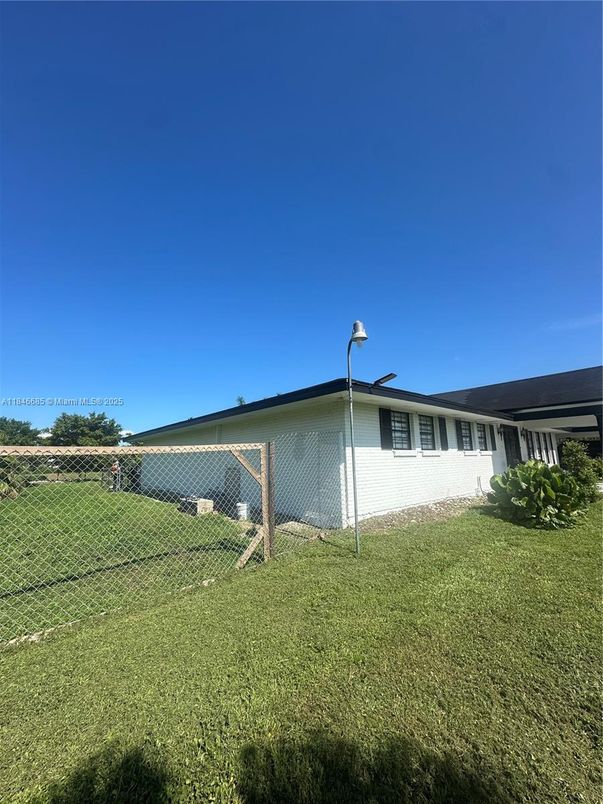 Backyard, Exterior