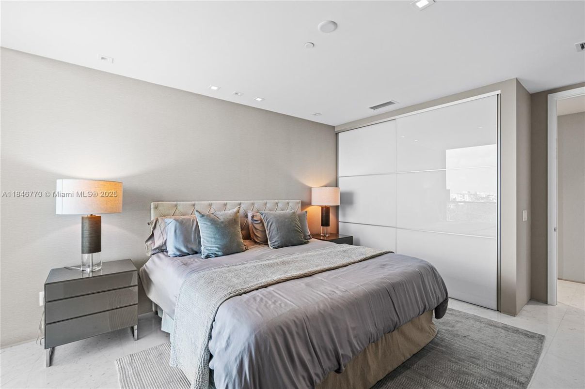 Bedroom, Interior, Recessed Lighting