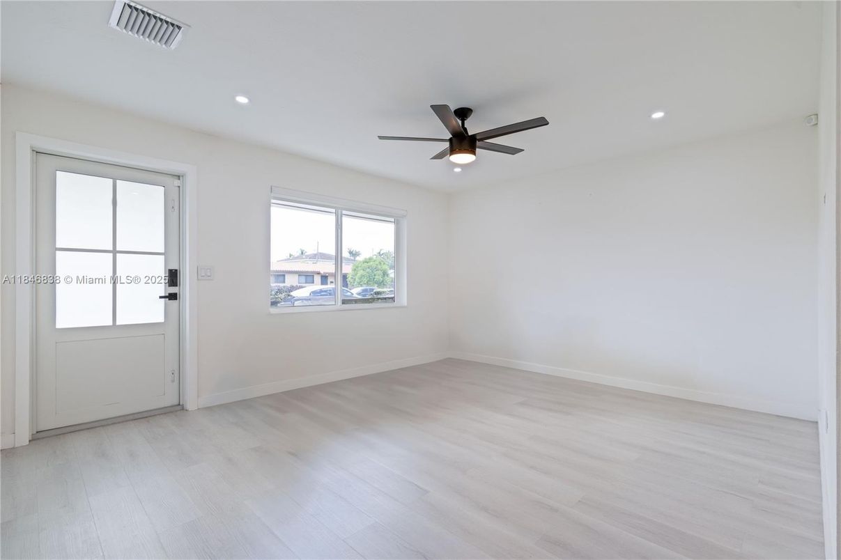 Empty room, Interior, Recessed Lighting, Wood Texture Flooring