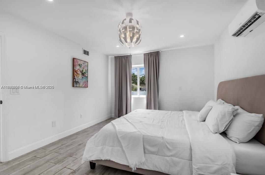 Bedroom, Interior, Pendant Lights, Recessed Lighting, Wood Texture Flooring