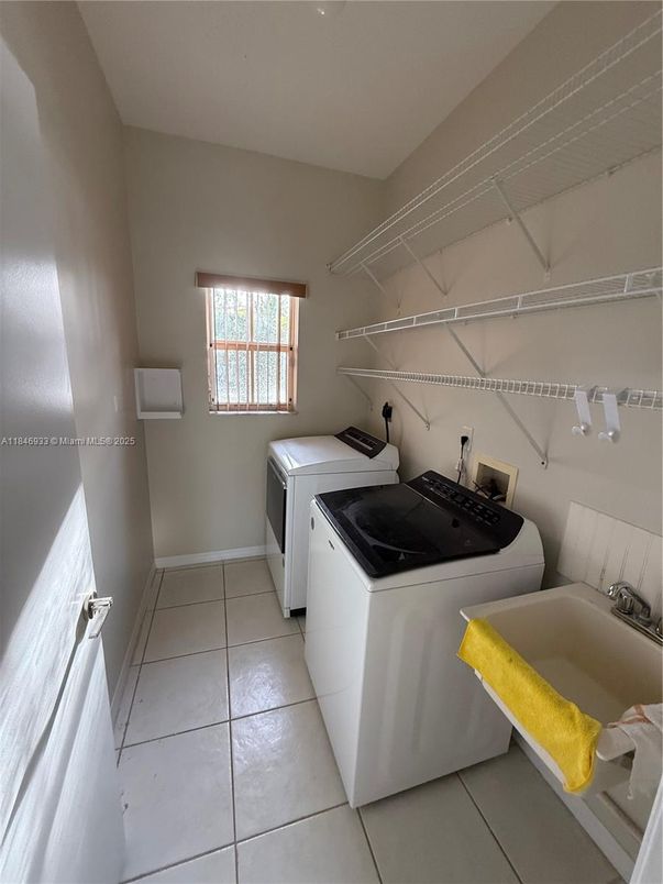 Interior, Washer