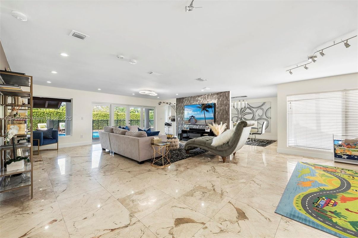 Interior, Living room, Recessed Lighting