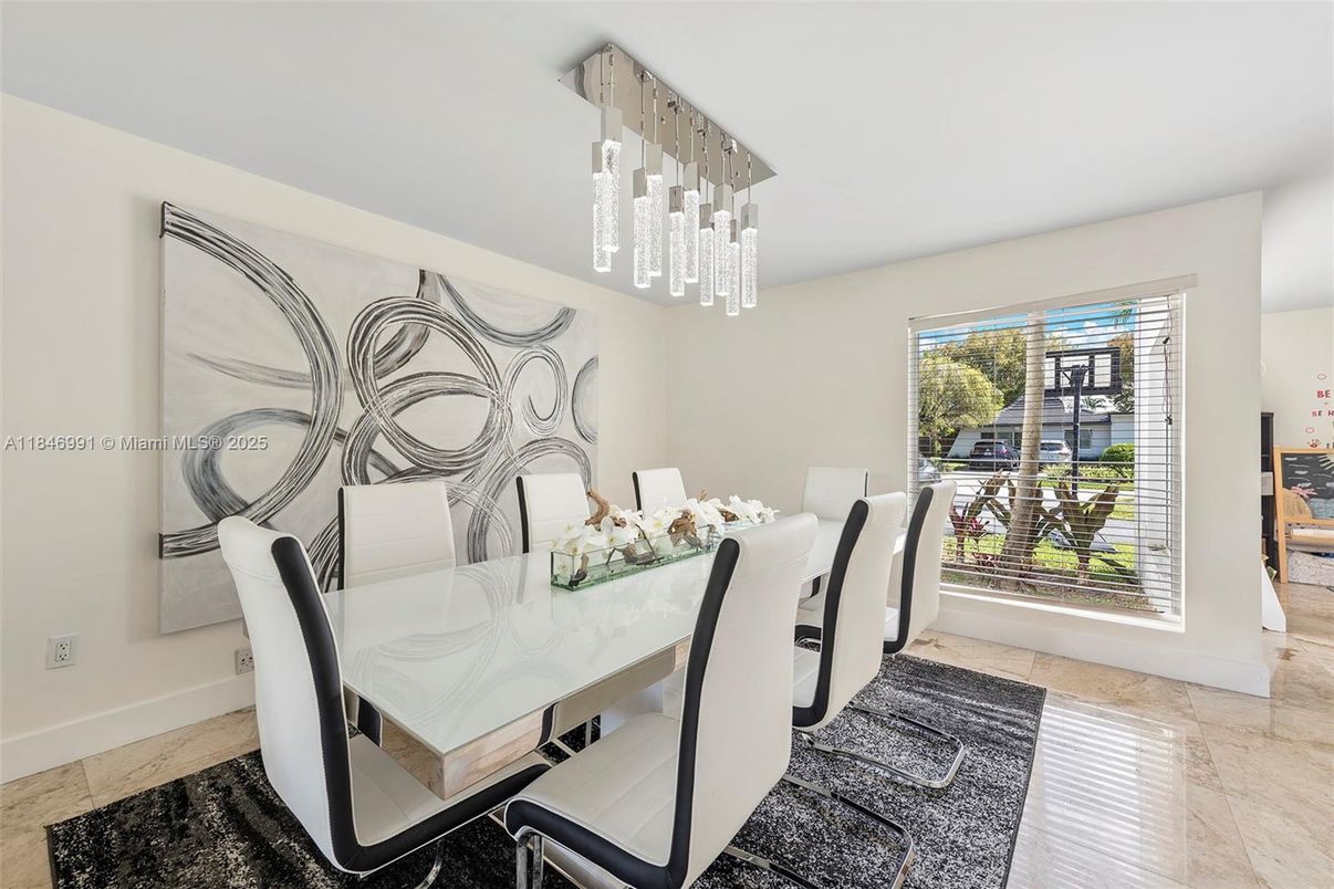 Dining room, Interior, Pendant Lights