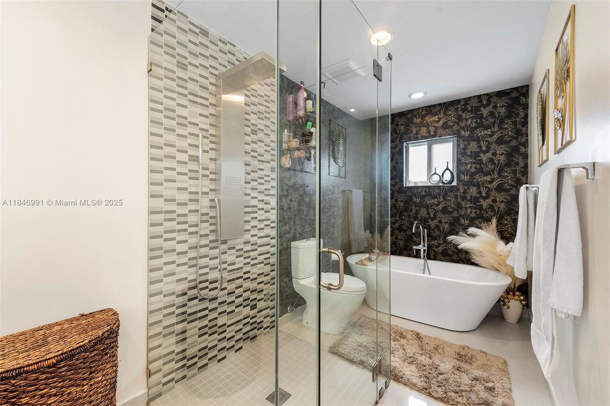 Bathroom, Free Standing Baths, Glass Shower, Interior, Recessed Lighting