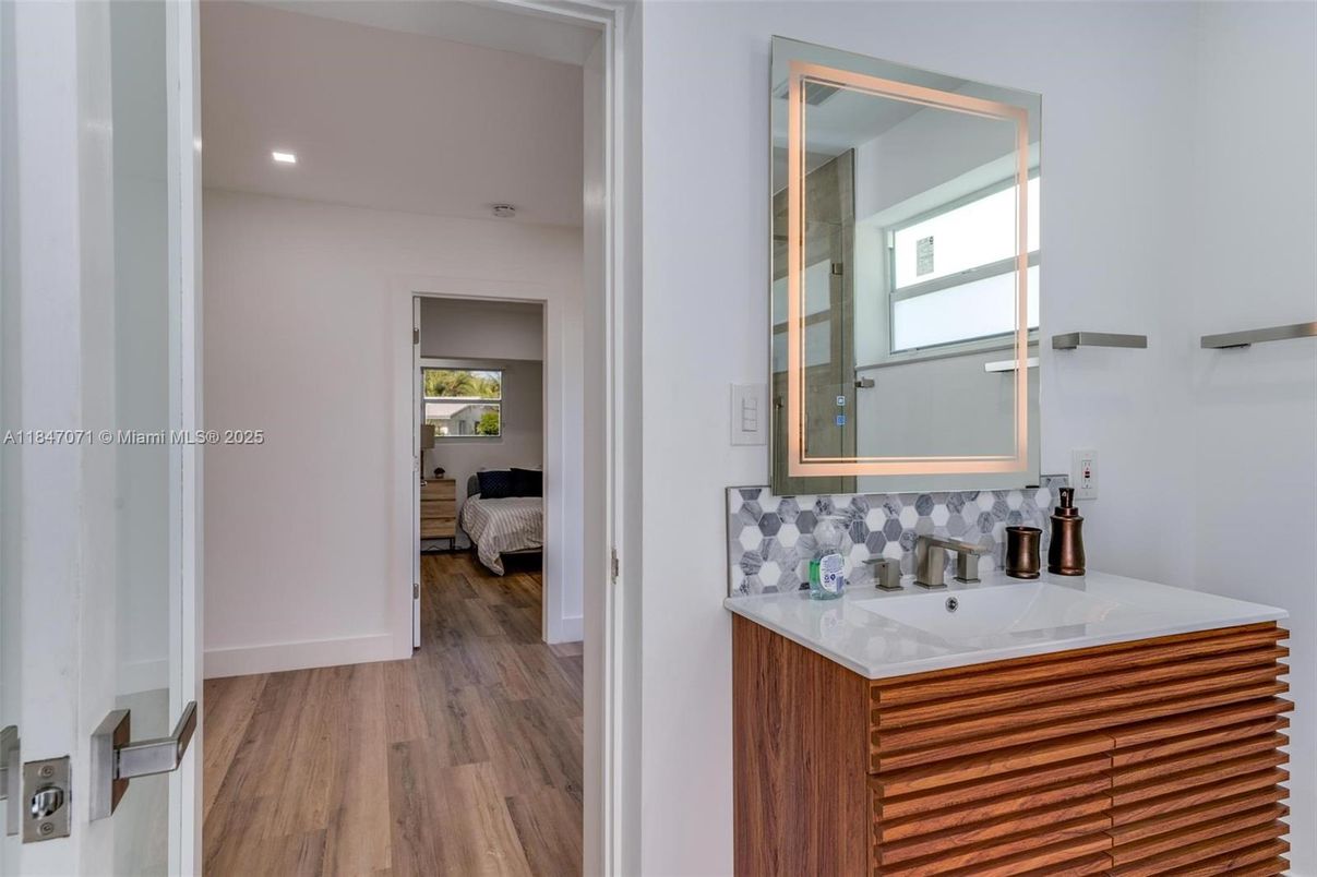 Bathroom, Interior, Recessed Lighting, Wood Texture Flooring