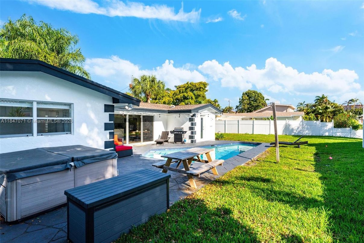 Backyard, Exterior, Hot Tub, Pool