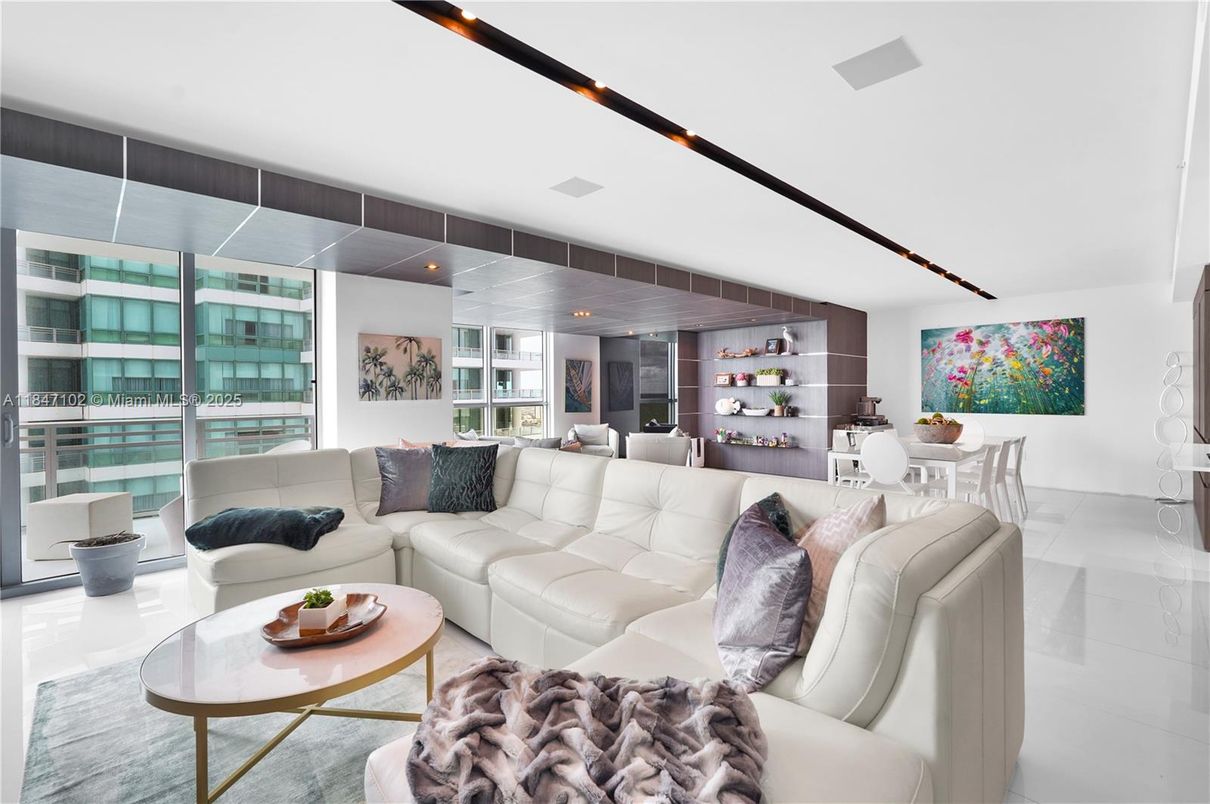 Dining room, Interior, Living room, Recessed Lighting