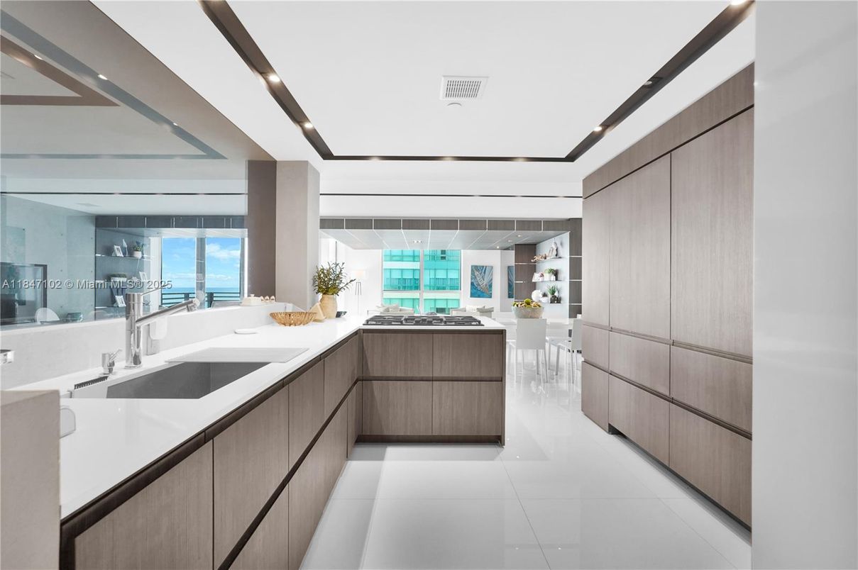 Interior, Kitchen, Recessed Lighting, Water