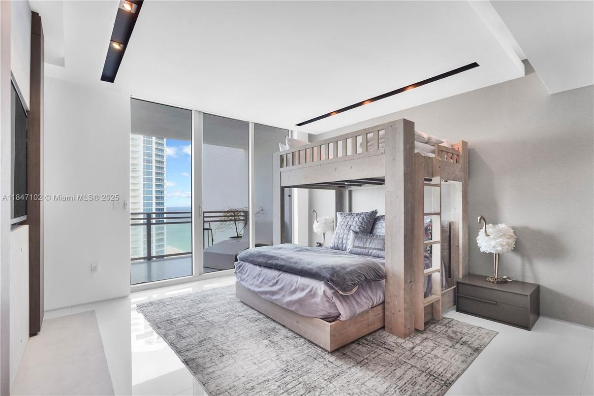 Bedroom, Interior, Water